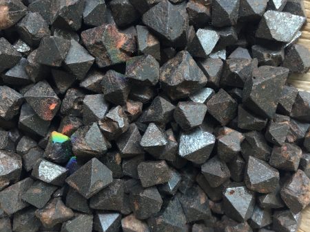 Lodestone, magnetite octahedrons Hot on Sale